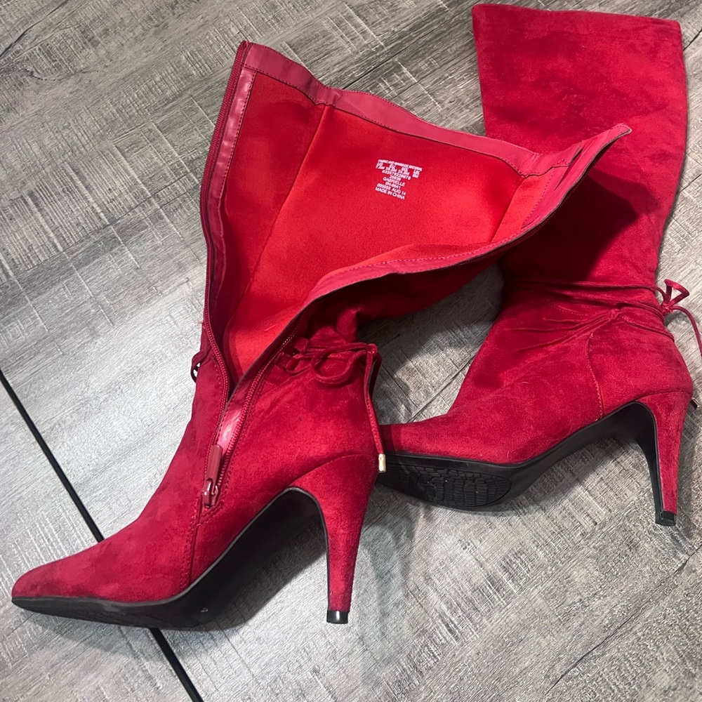 Elegant Red Women's Boots faux suede - Picture 2 of 7